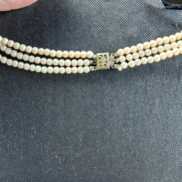 Vintage 3 strand pearl necklace, graduated sizes - Picture 8 of 12